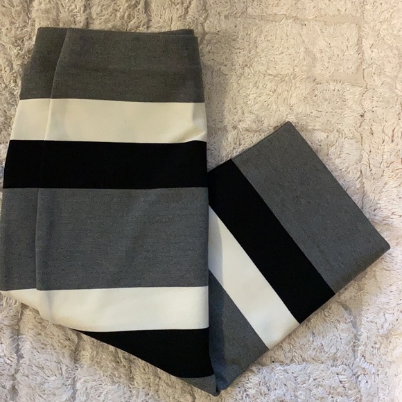 WITCHERY black, white & grey stretch pencil skirt - Picture 2 of 7